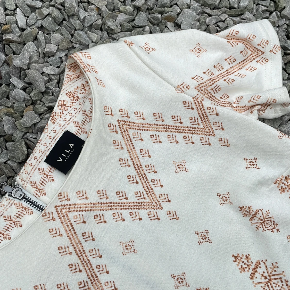 Mönstrad klänning - 90