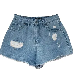 Jeans shorts från Boohoo i storlek 38 (S/M), använda ett fåtal gånger💞
