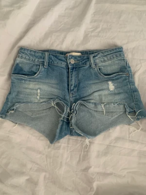 Levis shorts  - As snygga lågmidjade levis shorts. Stl 16 år vilket motsvarar ca XS till S