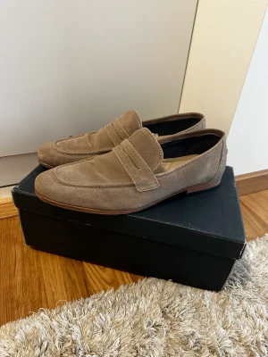 Loafers - Pier One loafers. Cond 8/10. Använd max 5 gånger. Kartong ingår.