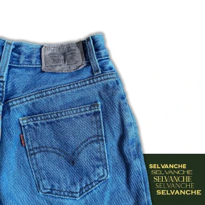 Vintage Levis Orange tab - Längd: 92 cm Midja: 31 cm Benöppning: 17 cm  (Mätt på byxan när den ligger ner) Cond: vintage  Snabb deal = bättte pris  Perfekt för sommaren