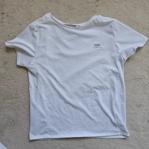 Träning t shirt  - Tränings t shirt i nyckick.