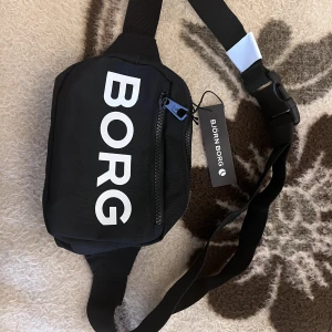 Björn Borg axelremsväska  - Helt ny, till salu. Nypris 300 kr