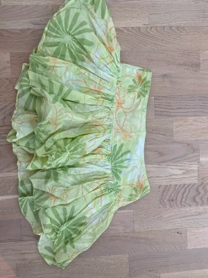 Kort sommarkjol - En kort puffig sommarkjol från ”jins-blue”