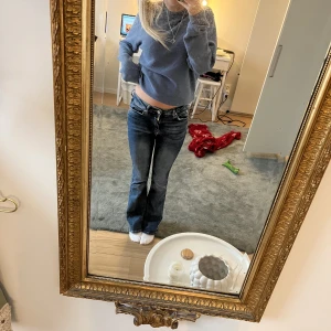 Jeans - Säljer dessa snygga jeans som kommer från Gina tricot. 