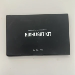 Highlighter kit - Ett highlight kit från pashion. Använd en gång:)