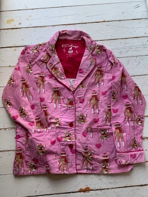 Pyjamas top Pj.salvage - Helt ok skick lite tvättad man kan se texturen på bild 2