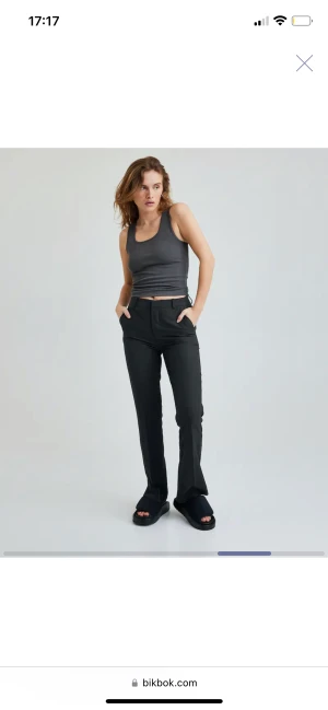 Kostymbyxor bikbok - Kostymbyxor från Bikbok i modellen Vilma, som ny ❤️