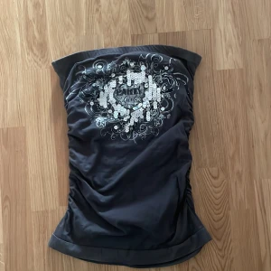 Tube top - Jätte fin tubetop det stor storlek M men jag skulle säga att det är ganska liten i storleken💗