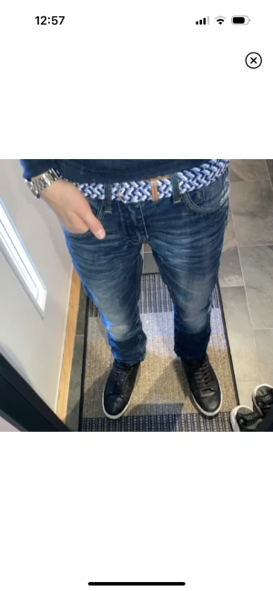Shine original jeans  - Säljer dessa shine original jeans för dem är för små, dem är i fint skick och snygga, hör av dig för bilder eller frågor.
