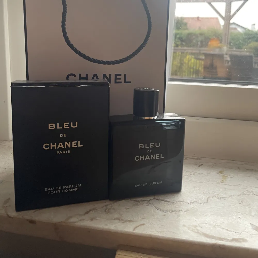 Säljer en Chanel parfym då den inte kommer till användning, den har använts fåtal gånger. Allt är kvar från när jag köpte den inklusive kvitto. Läs min biografi innan köp. Säljer hela 600 kronor billigare än orginalpris.😊 pris kan diskuteras!. Accessoarer.