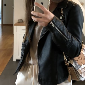 Skinnjacka - Skinnjacka från only i fint skick, stl 36❣️säljer då den är för liten