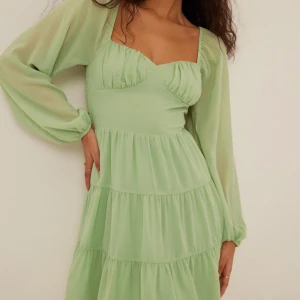 Klänning  - Fin klänning från nakd, använd 1-2 gånger. Storlek xs