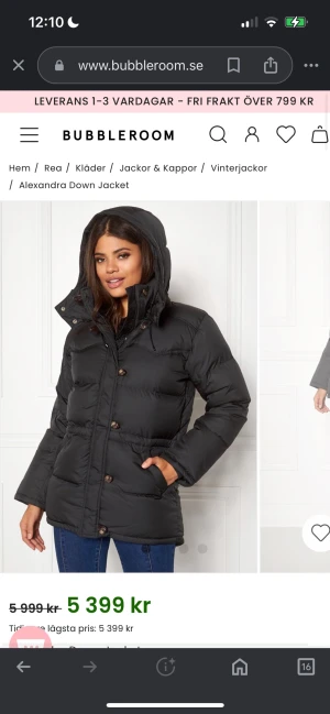 Alexandra Down Jacket, Boomerang  - Säljer min boomerang jacka som köptes förra året i november och användes ett par få gånger. Jackan är i ett superbra skick och otroligt varm och fin! Köptes för 5999kr, st S & M går att använda den! frågor om egna bilder så är det bara att höra av sig! 