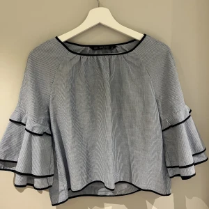 Topp/blus - Söt topp/blus från zara⚡️