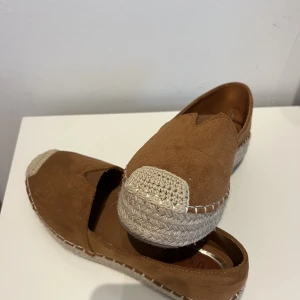 Espadrillos dam - Oanvända Espadrillos 