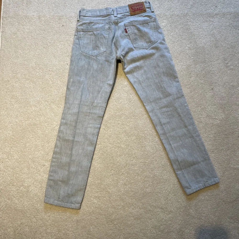 Säljer mina nyinköpta Levis 511 då de inte passa, de är i storlek 30.30. Nypris är 1200kr . Jeans & Byxor.