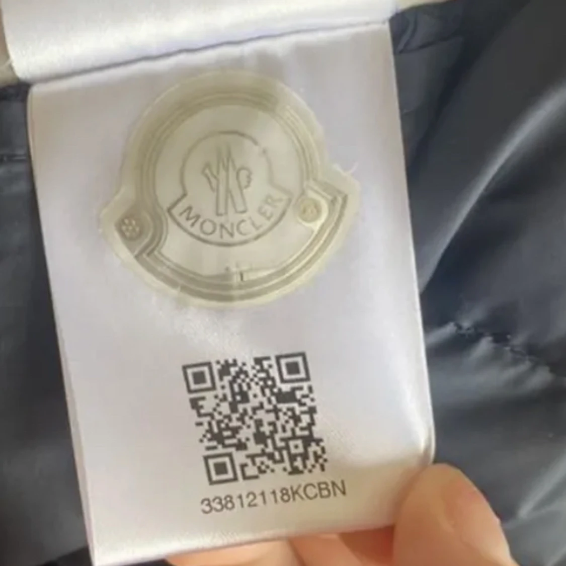 Svart moncler jacka maya - 90