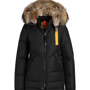 Parajumpers long beer - Hej, säljer min varma vinterjacka då jag dessvärre växt ur den.  Storlek xxs, men större i storlek. Kan passa xs och s.  Även i väldigt gott skick. 