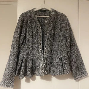 Kavaj Shein - Mycket fint skick. Inga defekter. 