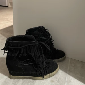 Skor  - Svarta skor  Storlek 40