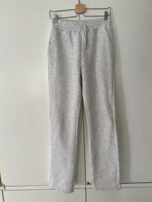 LXA sweatpants  - Sweatpants från LXA använda 2 gånger Storlek S men passar M och XS också beroende på hur man vill att dom sitter🌟