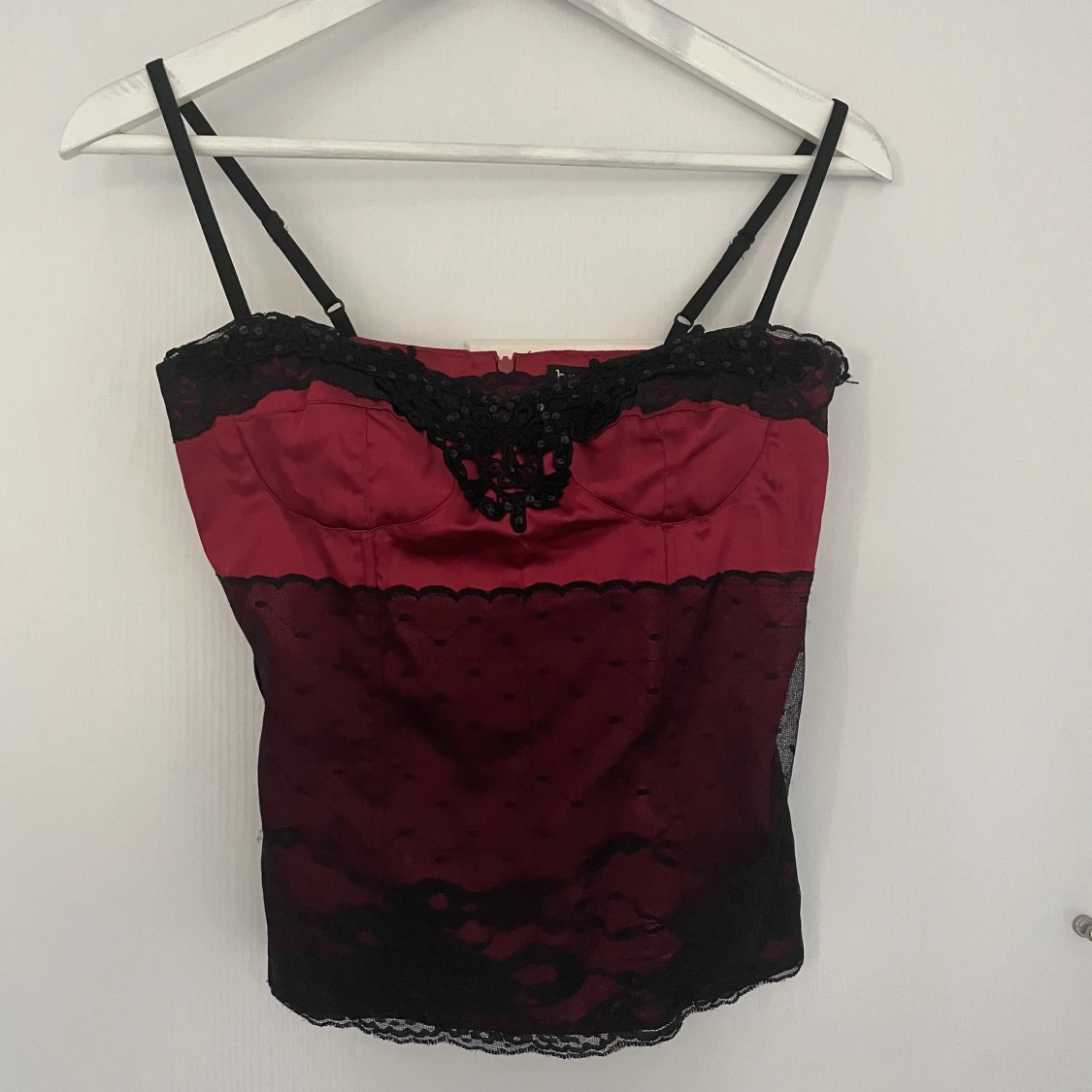 Korsettliknande topp