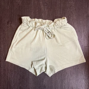 shorts💚 - mjukisshorts med scrunch i midjan!