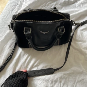 Zadig & Voltaire väska - Köpt på vestiaire collective så självklart äkta, säljs då den inte används längre. 💕