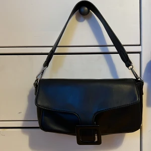 Väska från BikBok - Väska från BikBok