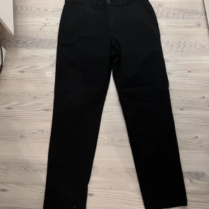 Chinos från Hm - Storlek 32  Använda en gång Fungerar perfekt om du ska på fest eller liknande😎