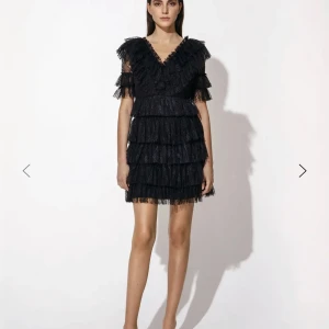 By Malina klänning  - Jag säljer min By Malina klänning då den inte kommer till användning längre. Den är i storlek xs men funkar också som s.