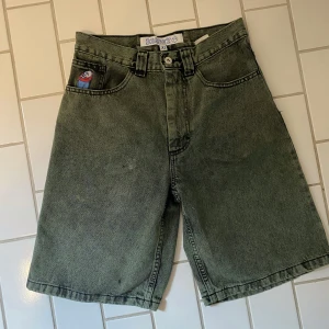 Big Boys Short Green  - Säljer ett par helt oanvända Polar Big Boys i färgen Green Black. Storlek XS 