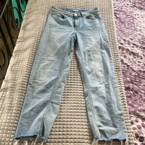 Jeans  - Säljer mina fina jeans från Lindex dom är i storlek 38 