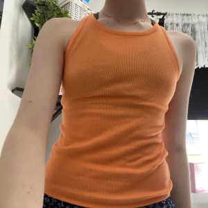 Ribbat Linne - Linne från Cubus som endast är använd en gång.