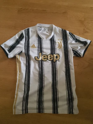 Juventus t shirt  - Andvänd få gånger säljs för den inte kommer till användning