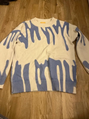 Stickad tröja  - Jätte fin men lite nopprig