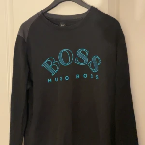 Hugo boss  - Knappt använd Hugo boss Crewneck ✅ (200kr) (Medium) ✅ Kan fraktas ✅