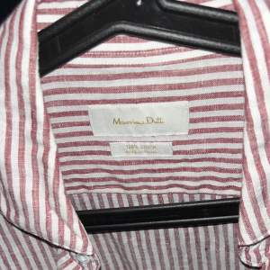 Massimo dutti skjorta i storlek M. Knappt använd