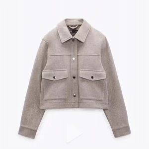 Kappa - Säljer denna fina kappa från zara som nästan är helt oanvänd💞 Kommer inte till användning därför säljer jag, skicket är som ny💓Skriv vid fler frågor, pris kan diskuteras 💗