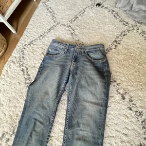 Tiger jeans❣️ - Säljer mina jeans från tiger då dom är försmå❣️skulle säga att dom är straight/skinny men mest straight. Skriv för intresse eller mer bilder!!