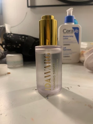 Ida warg tanning drops - Full Ida warg tanning drops, perfekt nu när vintern är runt hörnet! Ny pris 199 mitt pris 160kr