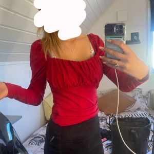Blus?  - Strl S, från bubbleroom 59kr💘