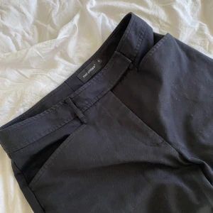 Kostymbyxor - Svarta kostymbyxor i storlek 36. Priset är inte hugget i sten vid snabb affär✨💗