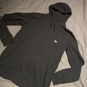 Lee hoddie - Lee hoddie stolek M. Bra skick då den är oanvänd