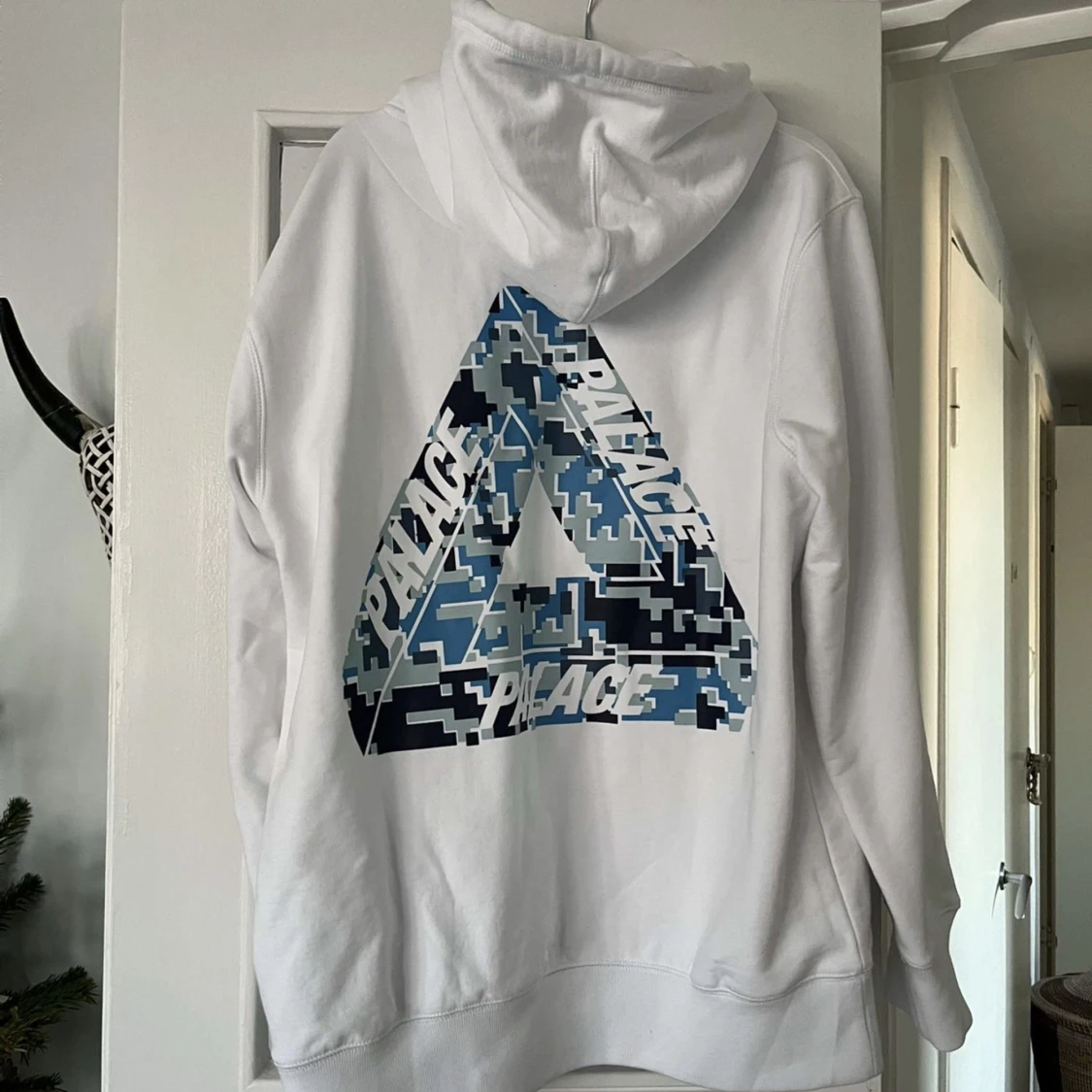 Säljer PALACE Hoodie  - 90