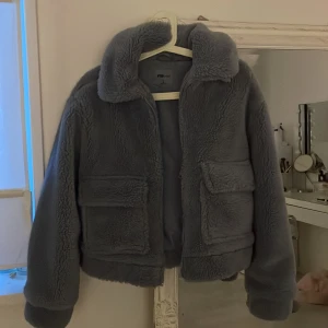 Ljusblå Teddy jacka - Väldigt fin men har för många jackor
