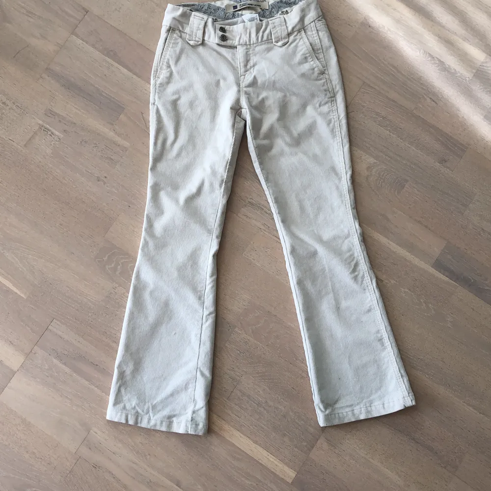 Vintage low waist bootcut gap byxor. Säljes pga inte så mycket användning💕 . Jeans & Byxor.