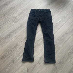 Tommyhilfiger gant svarta jeans  - Ett par svarta jeans i märket tommyhilfiger gant