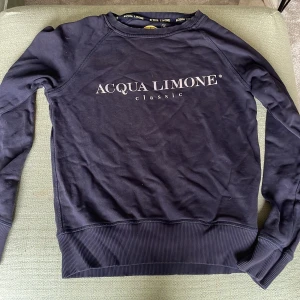 Acqua Limone Sweatshirt  - Svin snygg acqua limone tröja, använd fåtal gånger. Skick 10/10  Nypris 1100kr